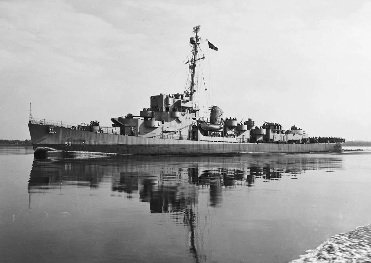 USS Engstrom (DE-50) im Hafen von Philadelphia, 2. Juli 1943